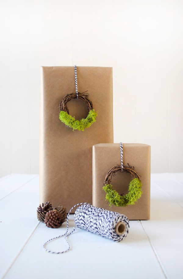 Mini Moss Gift Toppers