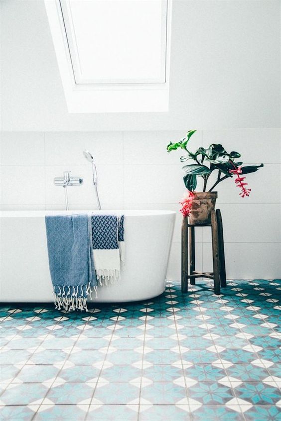10 Gorgeously Tiled Bathrooms
