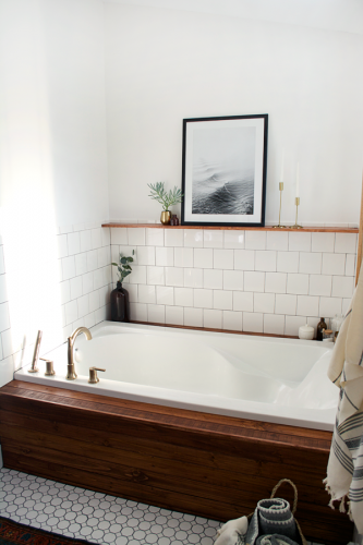 How to Install Wood Planking on a Bathtub