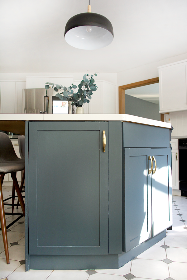 dark island cabinets painted and shaker style
